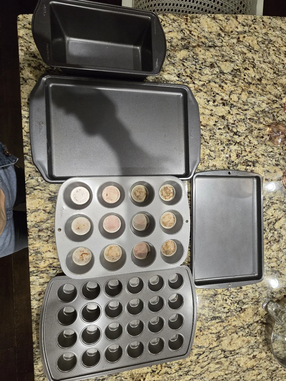 Wilton 5 Piece Nonstick Baking Sheets & Cupcake Pans
